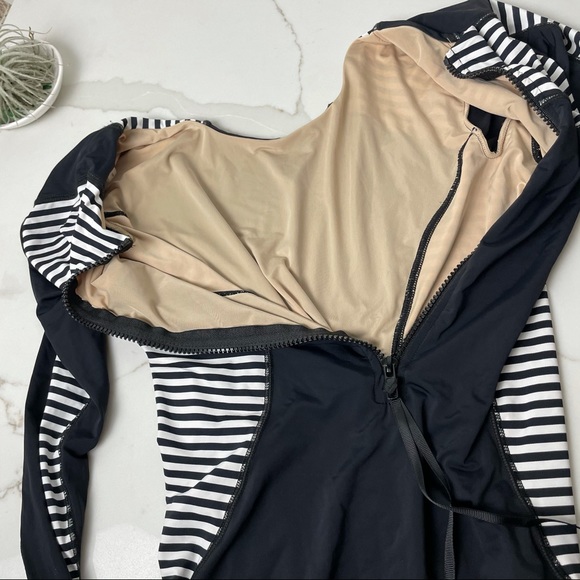 TART SWIM One Piece - Picture 10 of 11